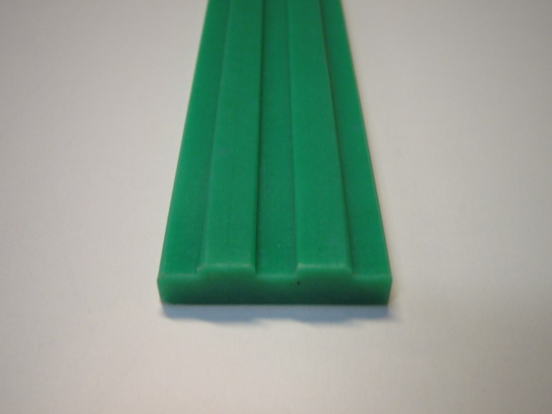 20D3, Roller chain guide TD 10B-2 10.2.1, L=2000mm  Material: TIVAR1000 green