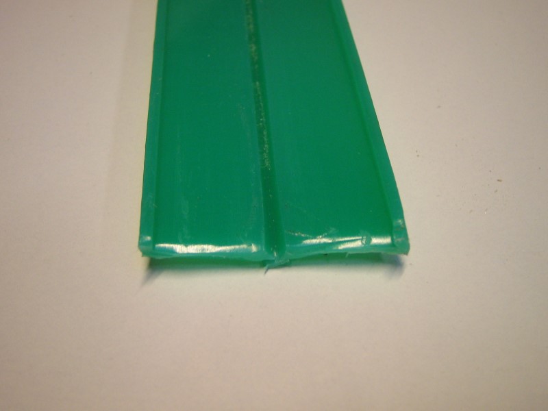 20P20262, Profile T 40x3mm with edges Green