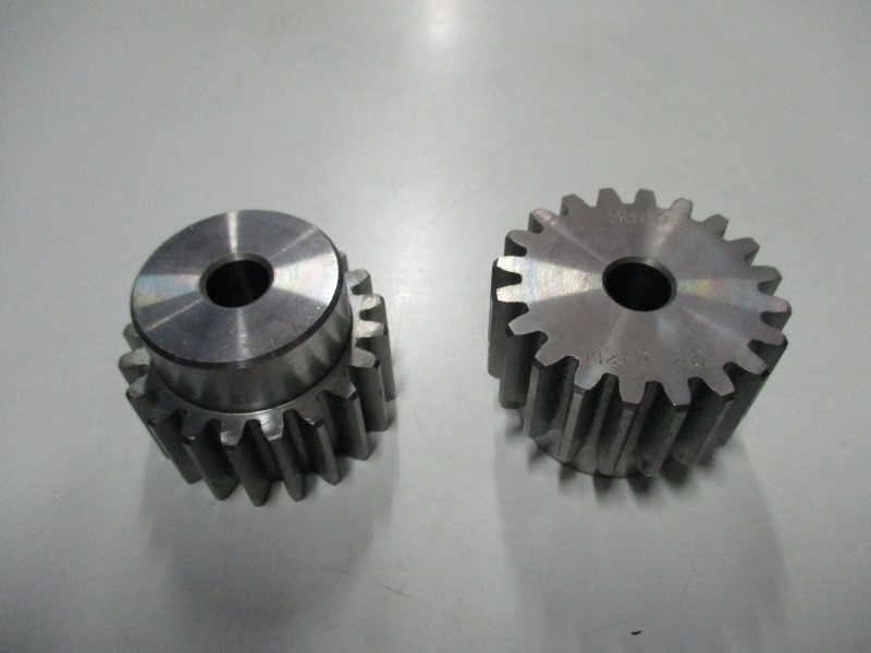 8PM29020, Spur gears with side hub 55x50x40, Z=20